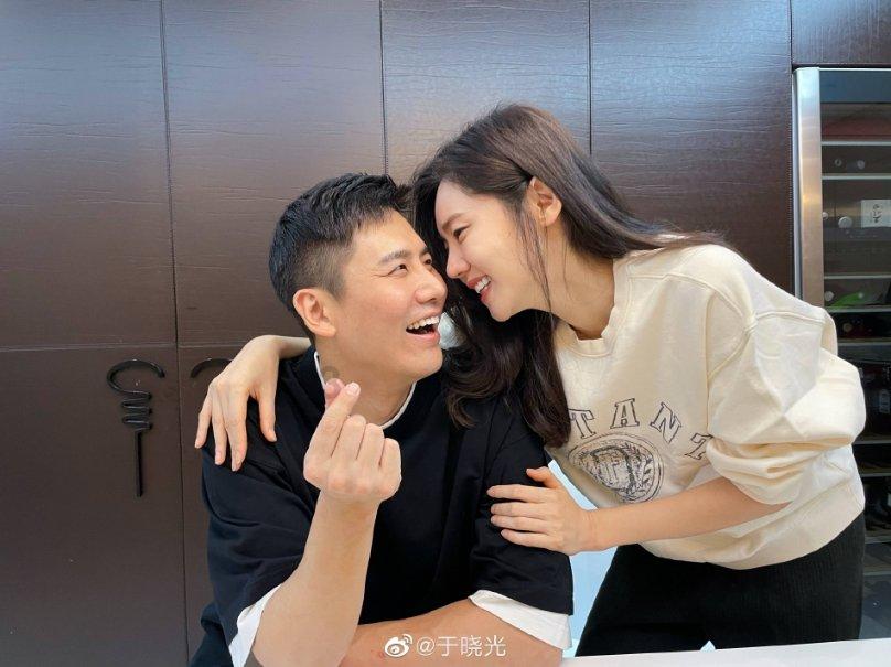 新疆男篮打爆青岛，李炎哲14+5完爆杨瀚森，阿不都沙拉木15+4+4！
